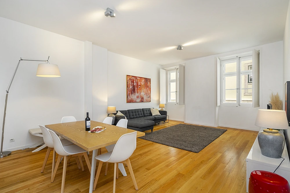 Chiado 2 Bedroom Apartment in Lisbon